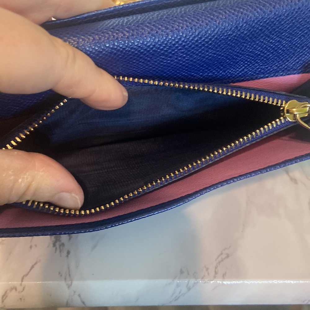 Bvlgarilong Wallet With Chain Insert - image 8